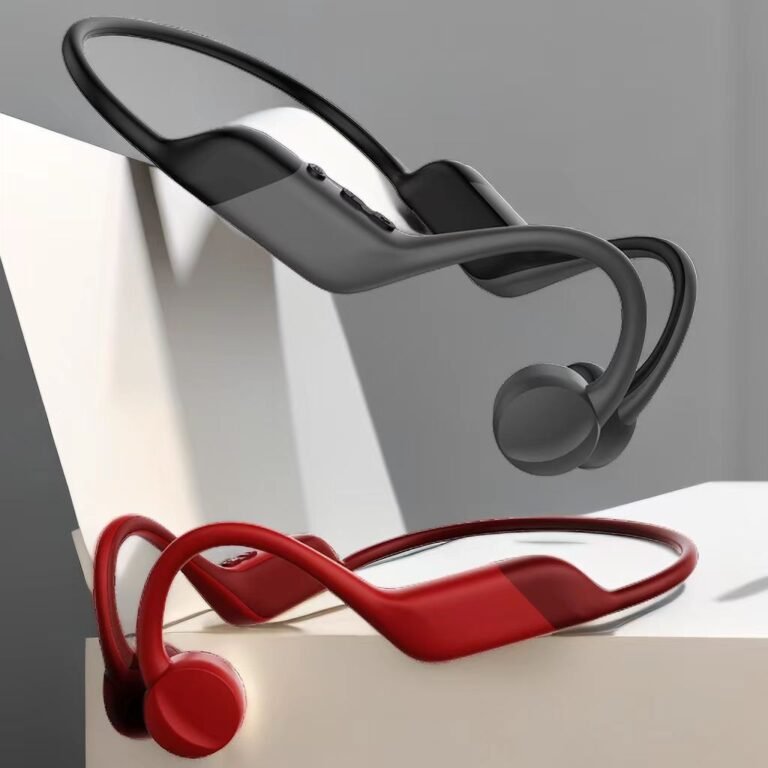 The Swimming Prodigy that Subverts the Headphone Industry